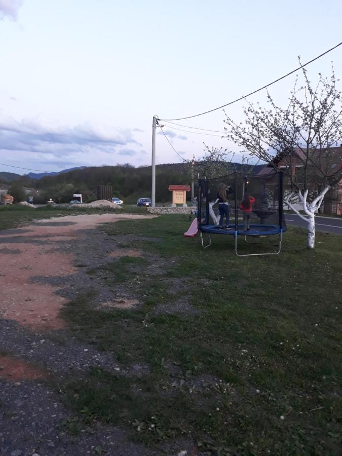 Apartman Teo &Tena Otočac Exterior foto